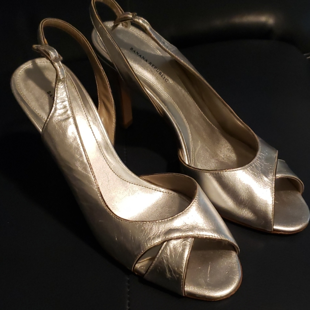 Banana Republic silver leather heels